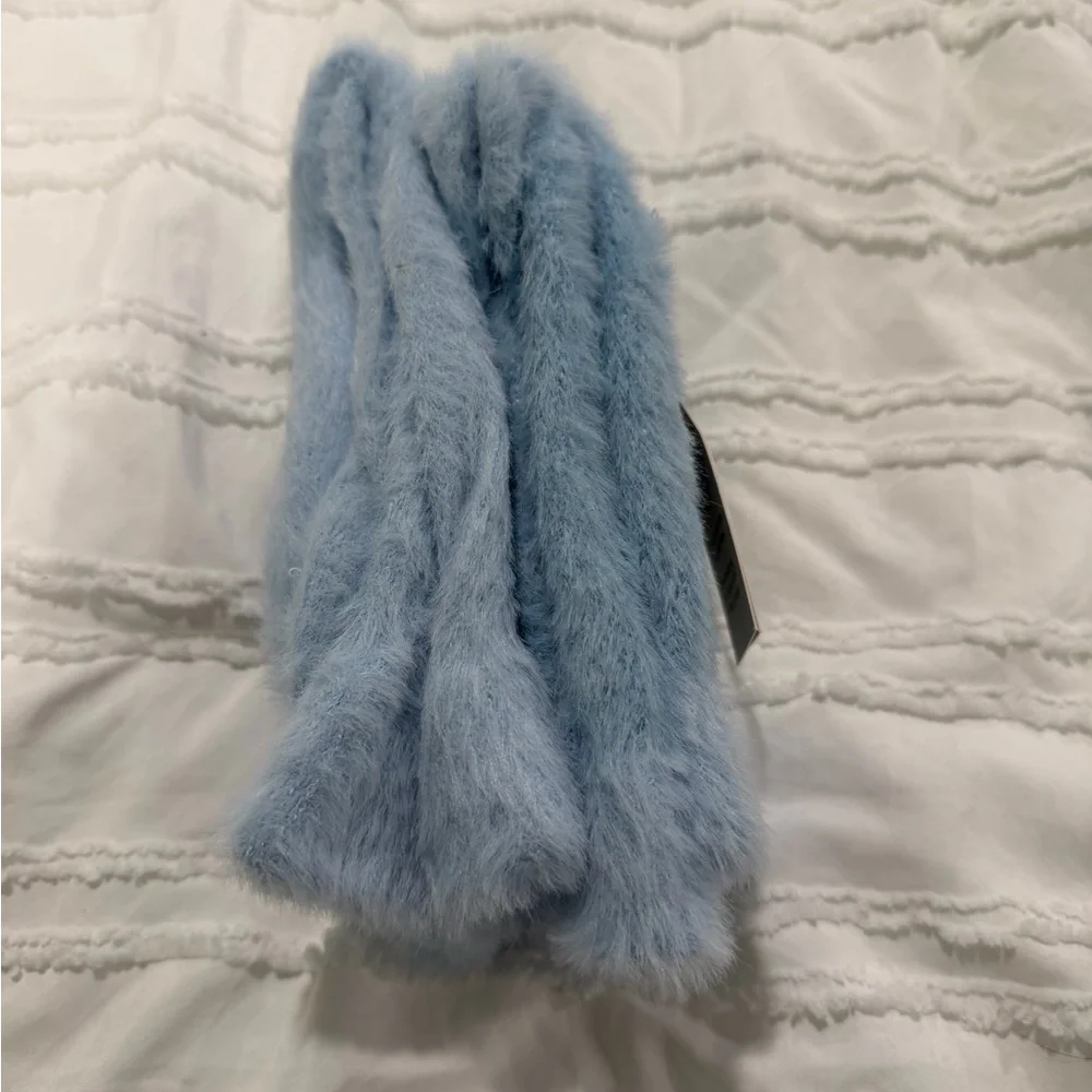 No Boundaries Fuzzy Woman’s Love Song Socks